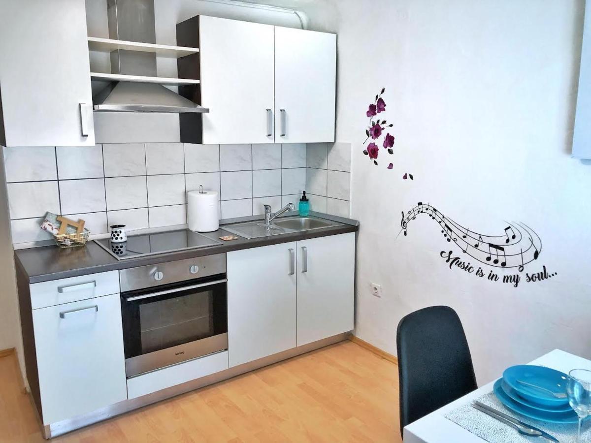 1Br Apartment On The Most Beautiful Street In Ljubljana Center מראה חיצוני תמונה