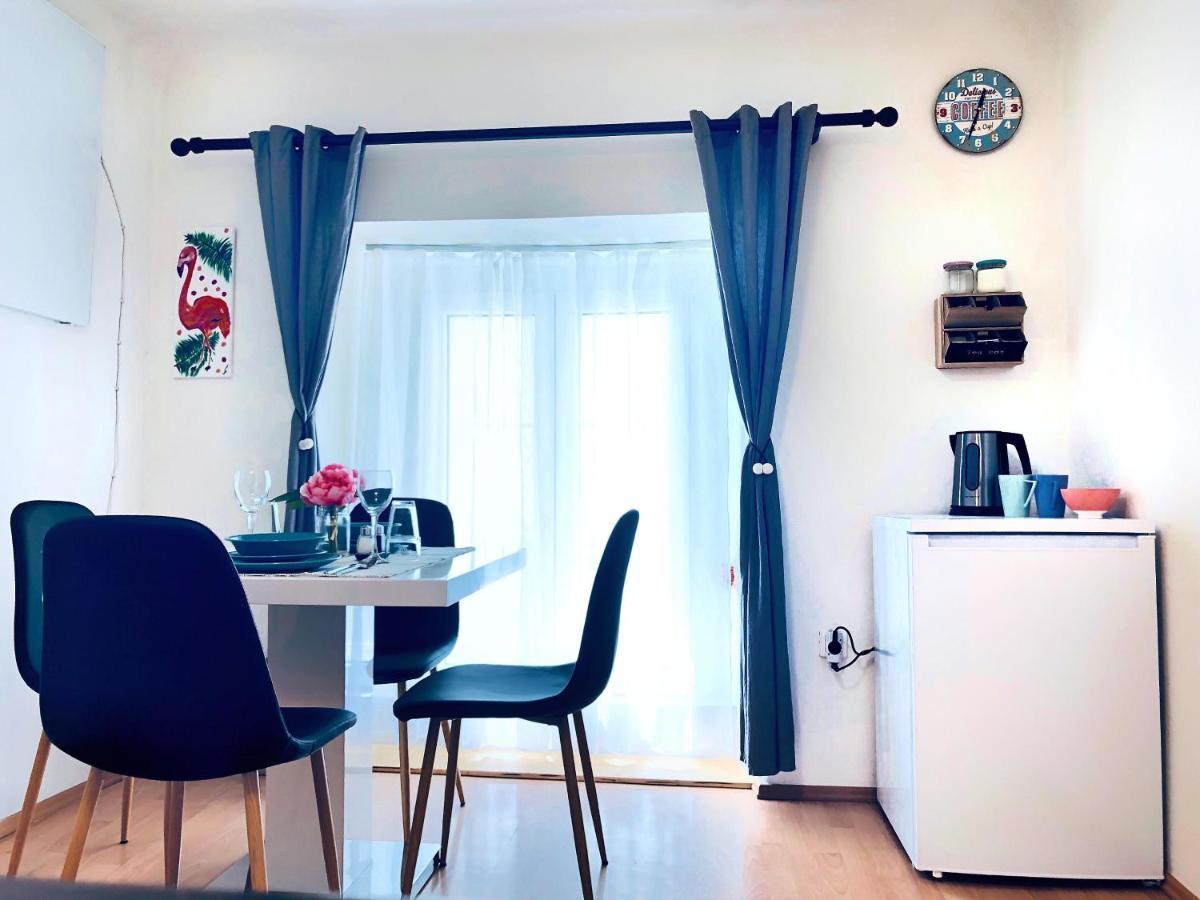 1Br Apartment On The Most Beautiful Street In Ljubljana Center מראה חיצוני תמונה