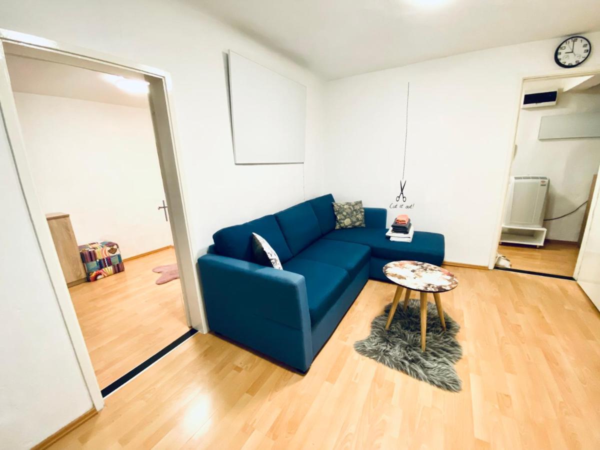 1Br Apartment On The Most Beautiful Street In Ljubljana Center מראה חיצוני תמונה